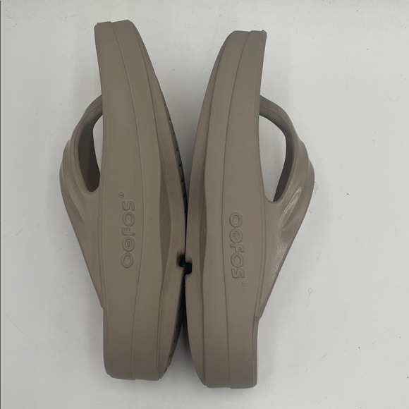 OOFOS Women's Sandals in Taupe - Picture 5 of 8